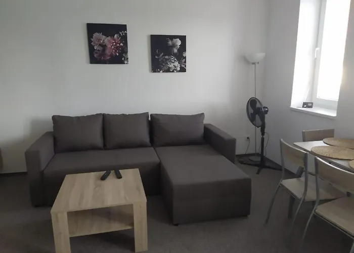 Apartman 10 *